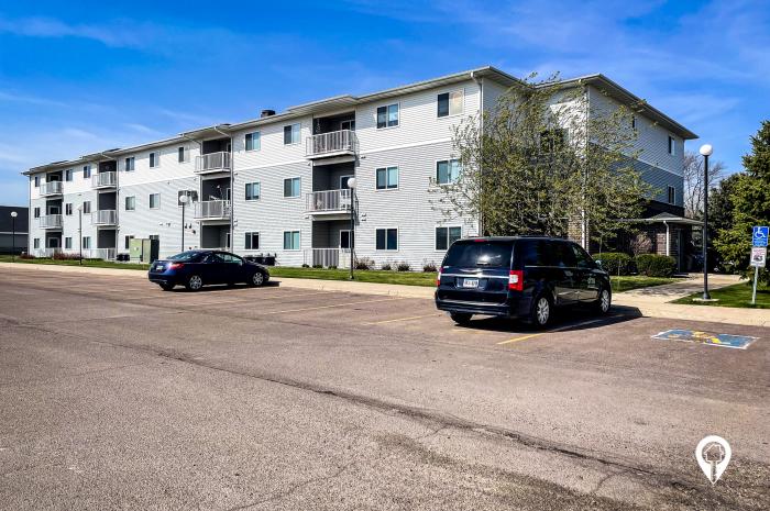 Lakewood Place Apartments