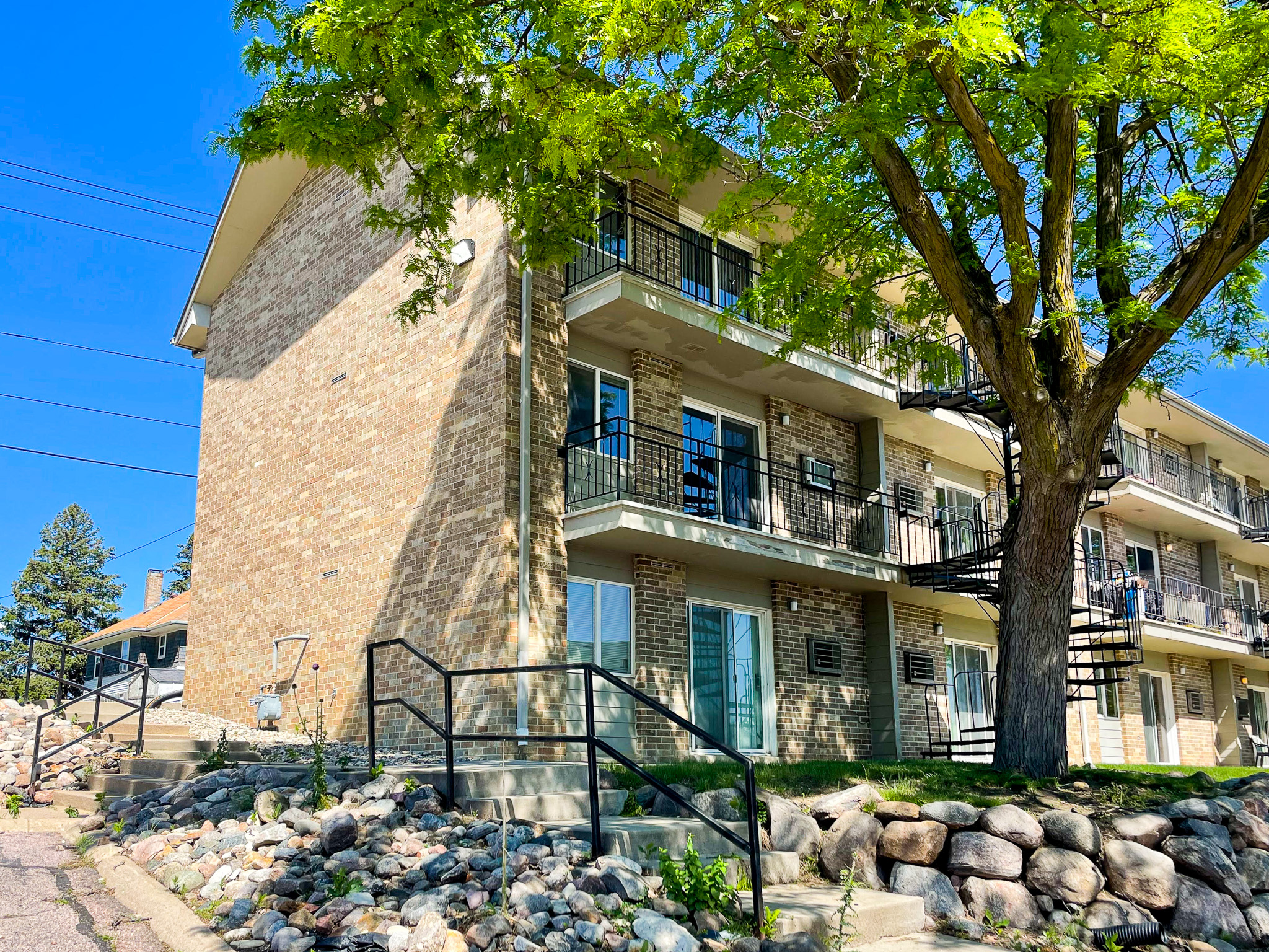 Falls View Apartments